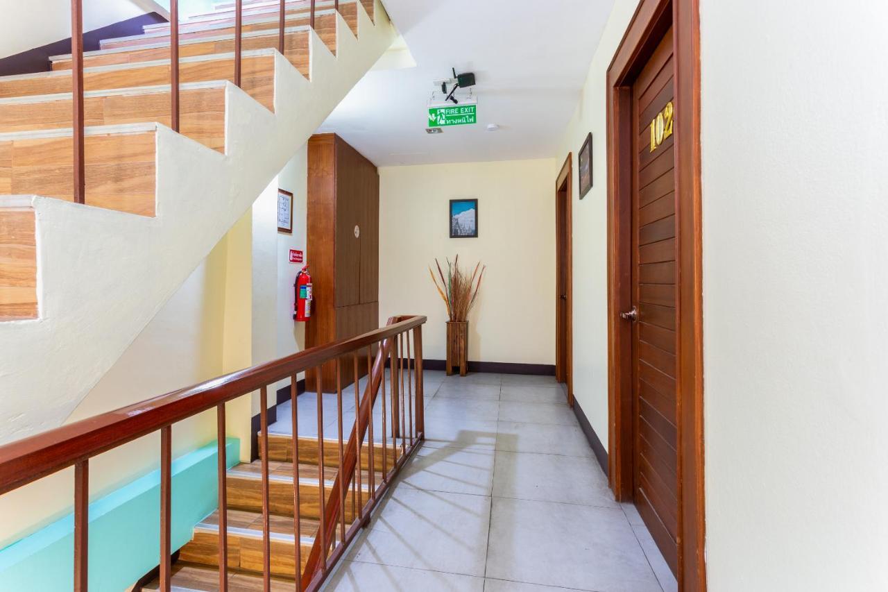Oyo 1093 De Nawarat Chiang Mai Boutique Apartment Exterior foto