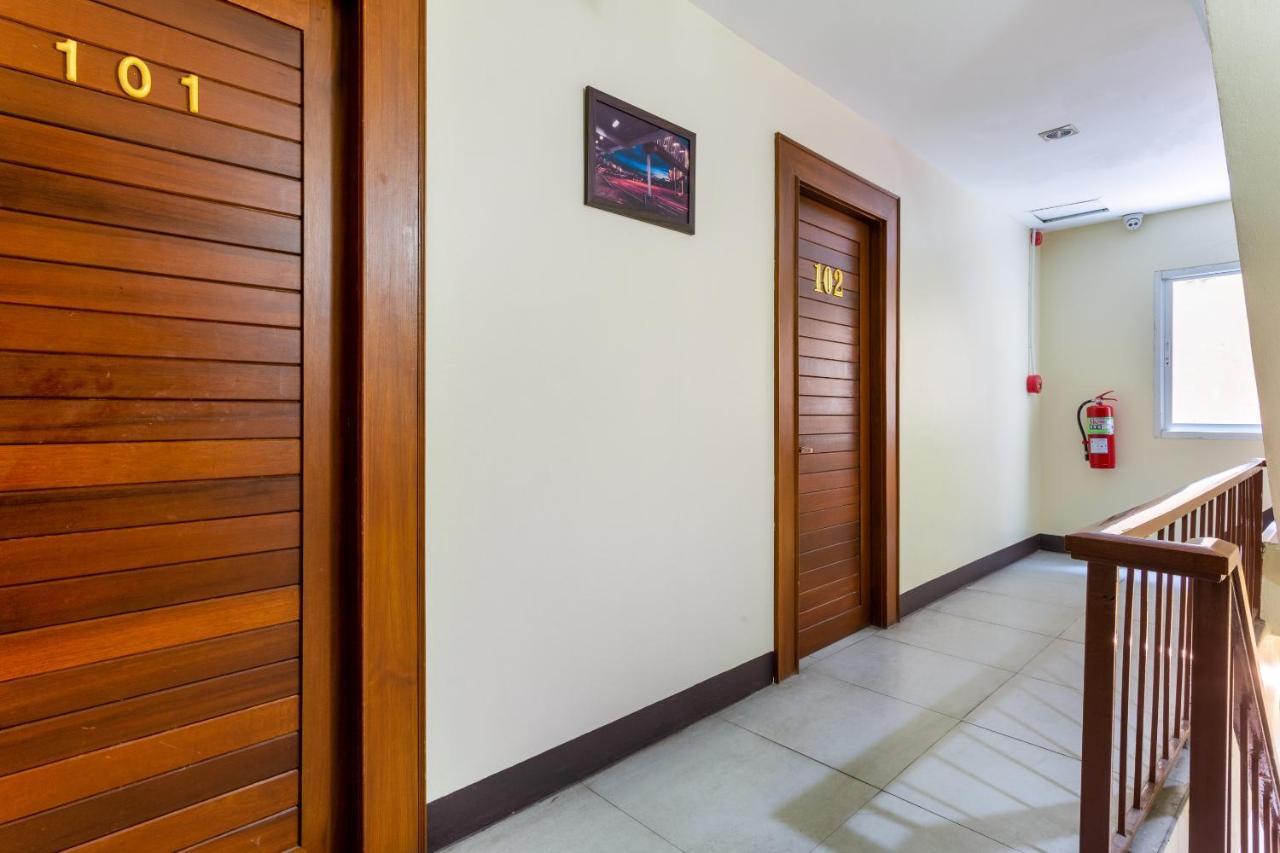 Oyo 1093 De Nawarat Chiang Mai Boutique Apartment Exterior foto