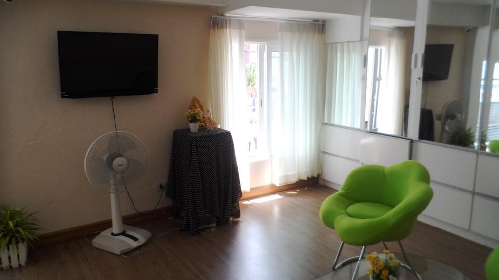 Oyo 1093 De Nawarat Chiang Mai Boutique Apartment Exterior foto