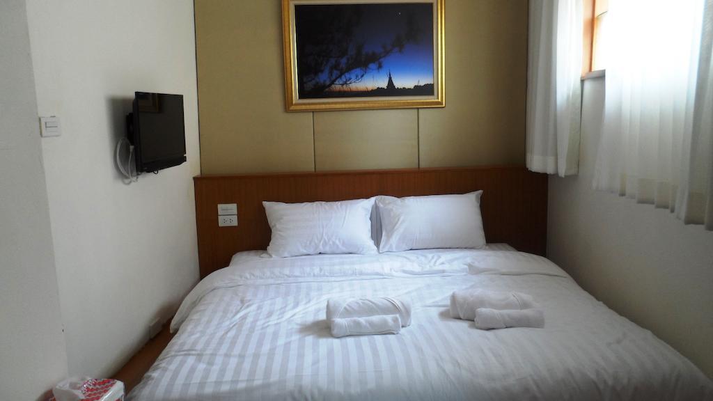 Oyo 1093 De Nawarat Chiang Mai Boutique Apartment Zimmer foto